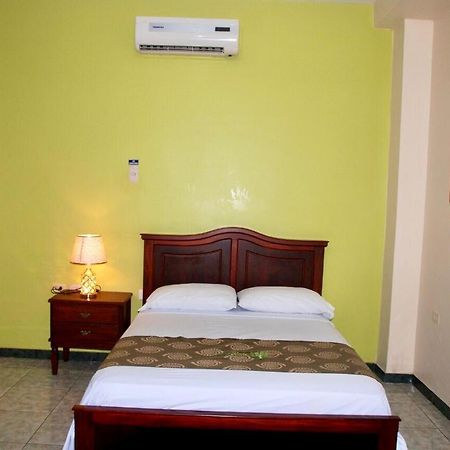 D' Ruiz Hotel Quevedo Exterior photo